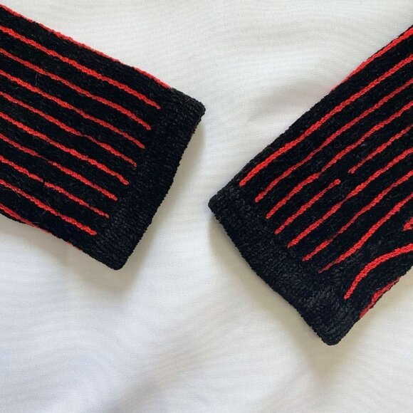 ST JOHN BY MARIE GRAY BLACK RED STRIPED CHENILLE KNIT CARDIGAN - Picture 8 of 9